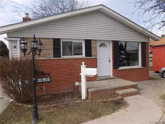 31903 SAINT MARGARET ST, St. Clair Shores, MI 48082