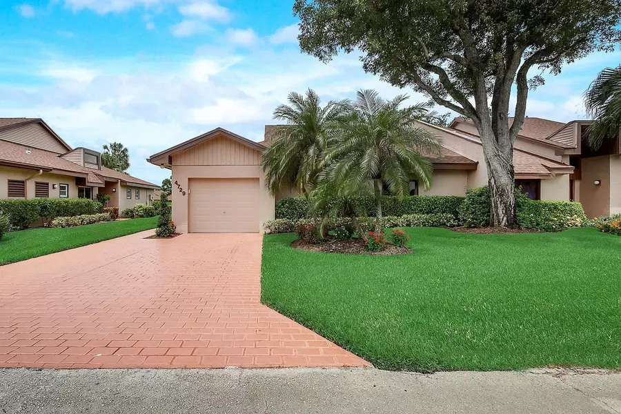 4729 Fountains DR, Lake Worth, FL 33467