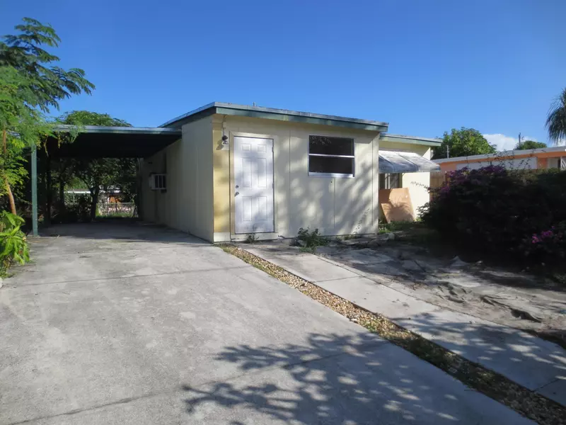 191 Hibiscus Tree DR, Lake Worth, FL 33462