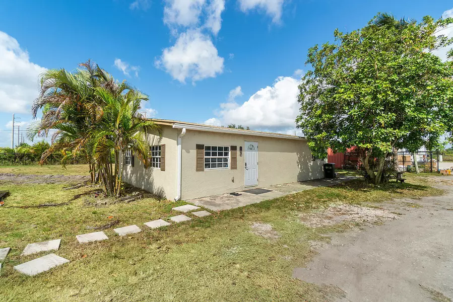 4890 Clock RD, Lake Worth, FL 33463