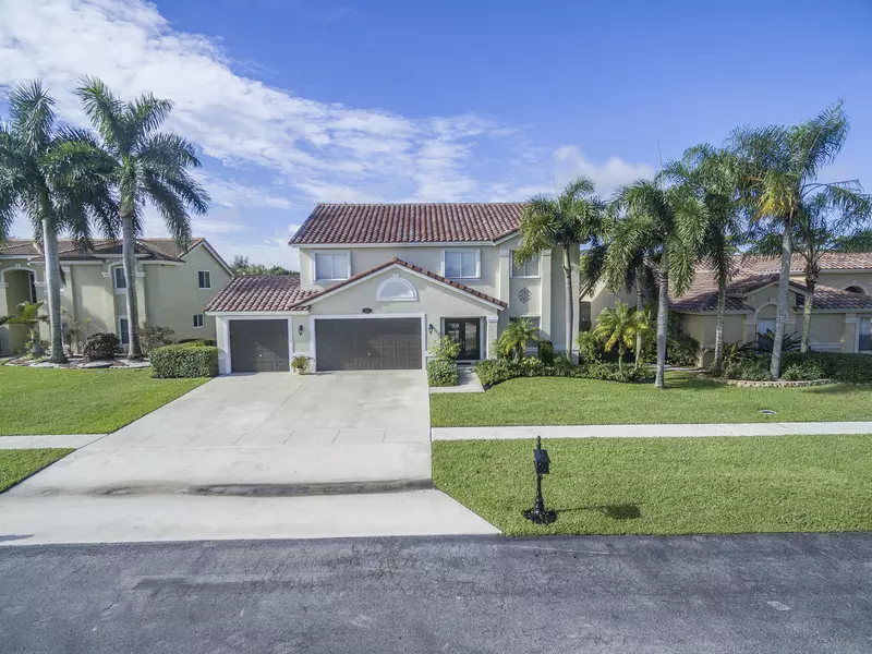 3719 Royal Cypress LN, Lake Worth, FL 33467