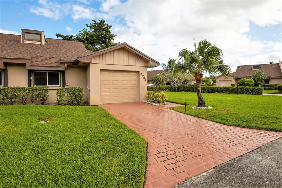 6782 Versailles CT, Lake Worth, FL 33467