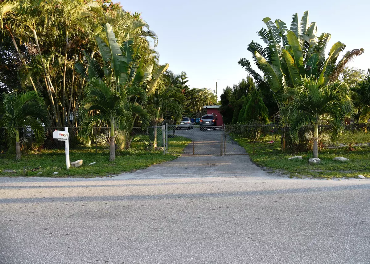 Lake Worth, FL 33461,4086 Luzon AVE