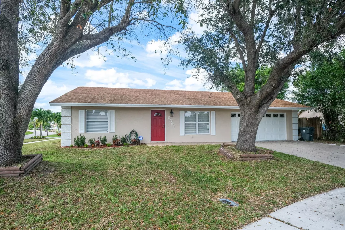 Lake Worth, FL 33463,5067 Boa CIR