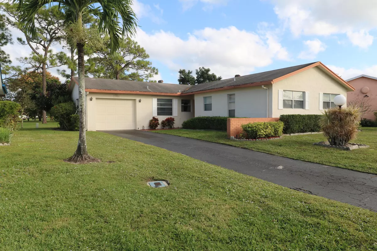 Lake Worth, FL 33463,6309 Silver Moon LN