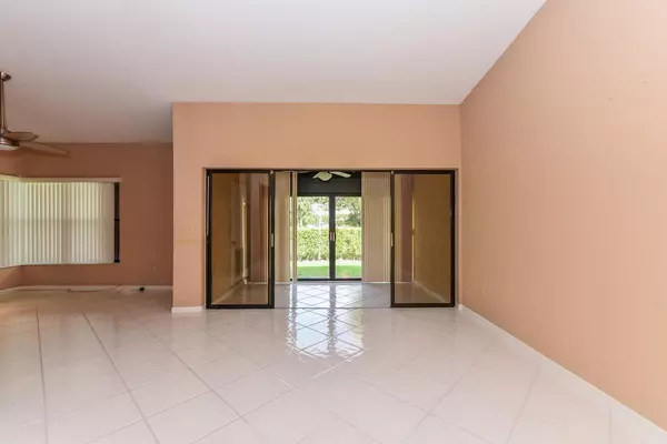 Lake Worth, FL 33467,3742 English LN A