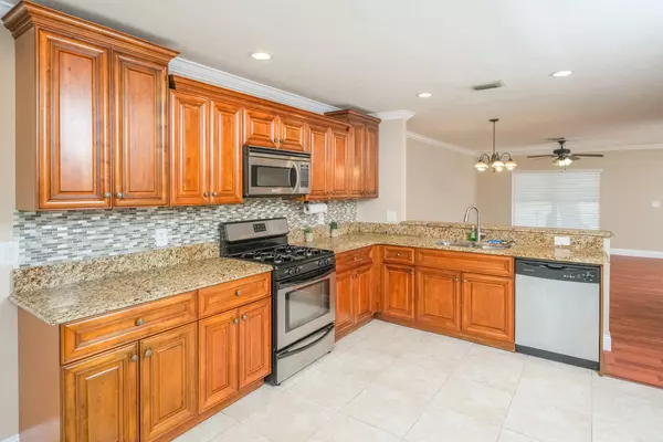 Lake Worth, FL 33463,5067 Boa CIR