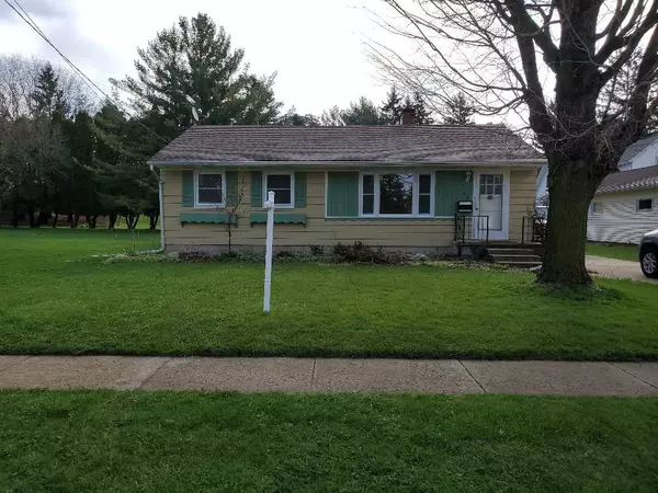 414 N WALNUT ST, Mayville, WI 53050-1136