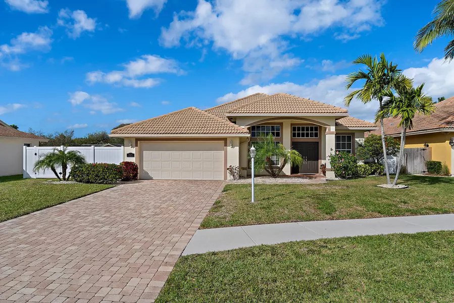 561 N Cypress DR, Tequesta, FL 33469