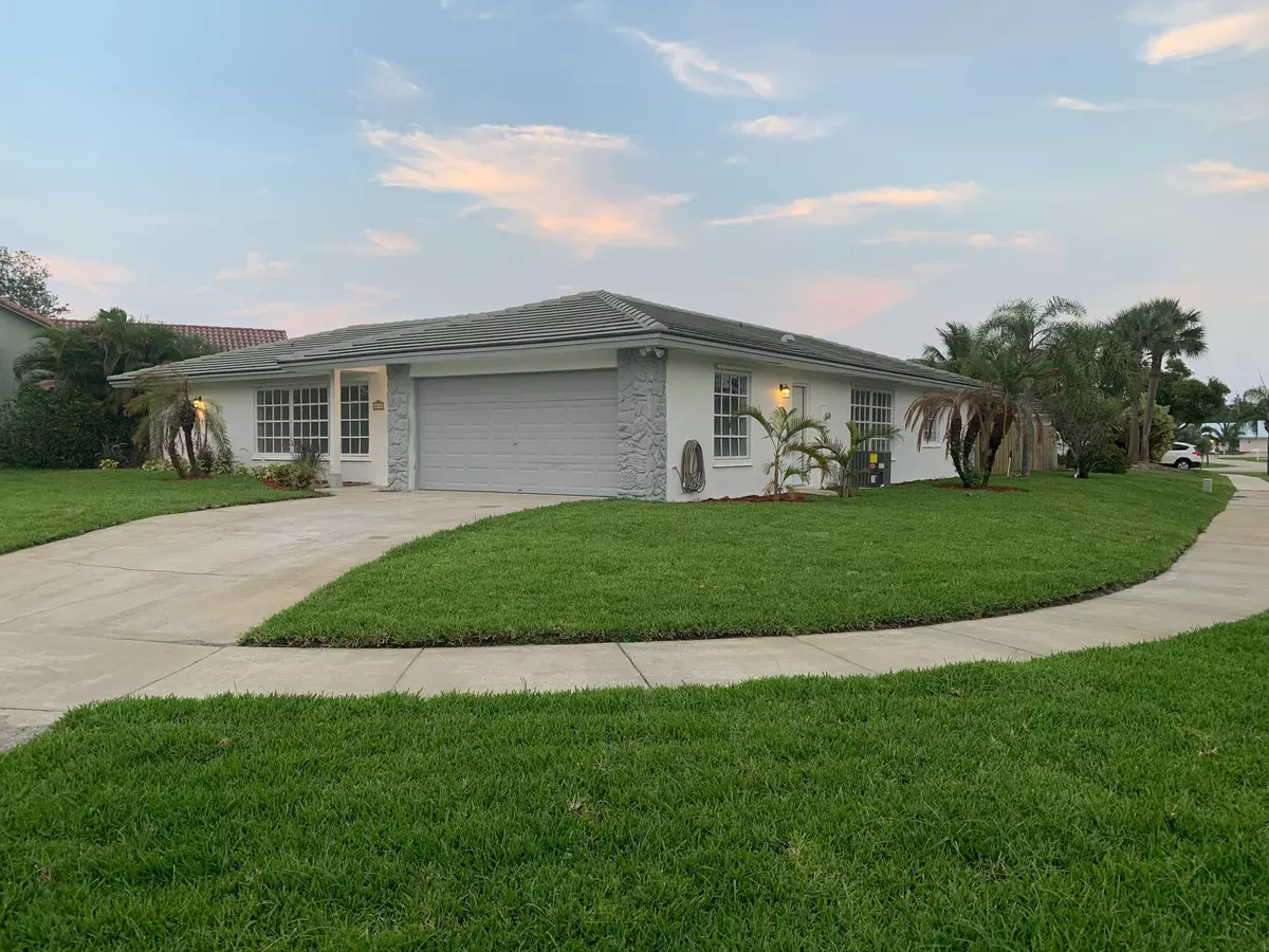 Tequesta, FL 33469,75 Cinnamon PL