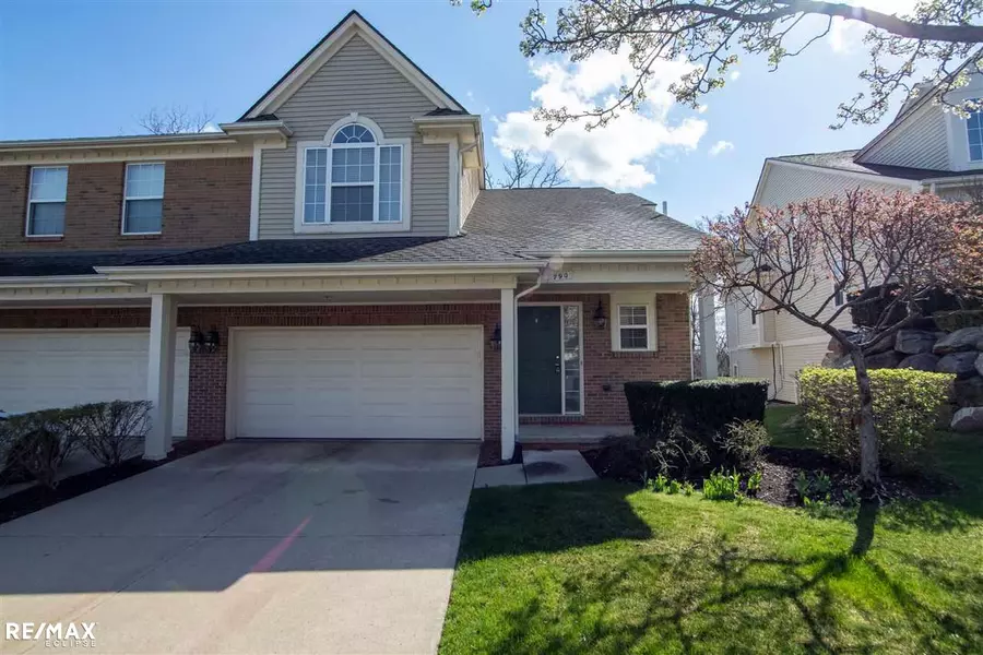 790 E Bluff, Rochester Hills, MI 48307