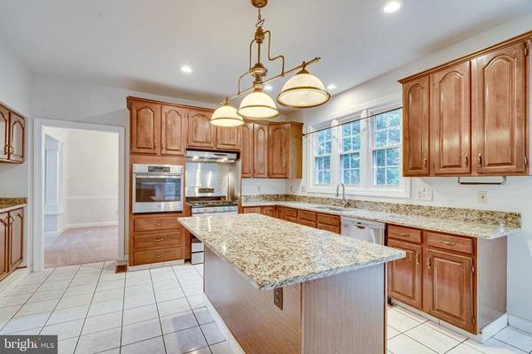 Annandale, VA 22003,6903 LILLIE MAE WAY