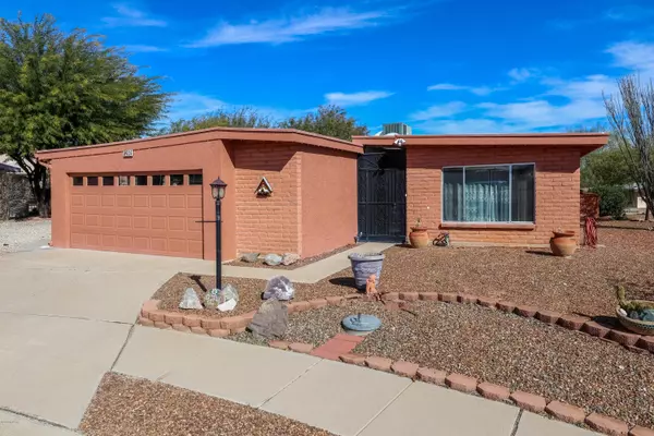 Green Valley, AZ 85614,924 W Via Pitic