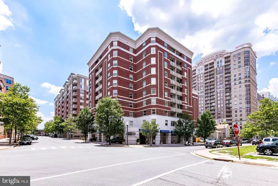 880 N POLLARD ST #707, Arlington, VA 22203