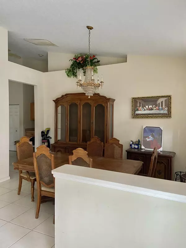 Royal Palm Beach, FL 33411,162 Fernwood CRES