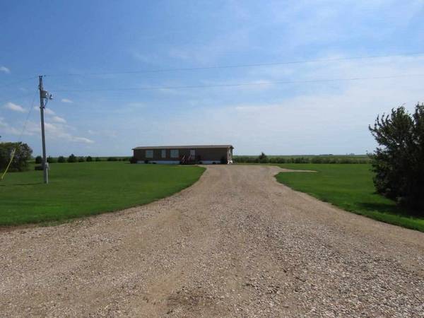 810 92nd St NW, Newburg, ND 58762