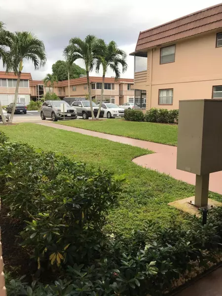 351 W Brittany H, Delray Beach, FL 33446