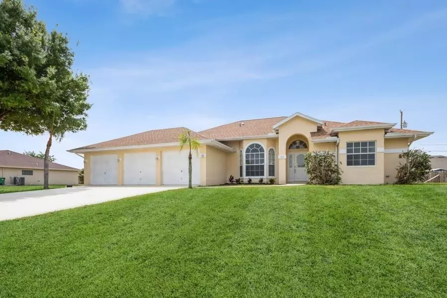 556 SW Lakota AVE, Port Saint Lucie, FL 34953