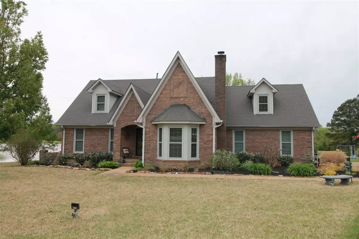 Covington, TN 38019,331 COUNTRY LAKE DR