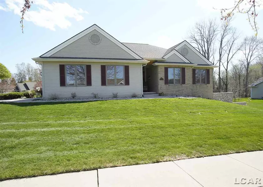 504 HICKORY RIDGE, Tecumseh, MI 49286