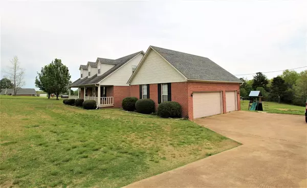 Bolivar, TN 38008,795 CLIFFTVIEW RD