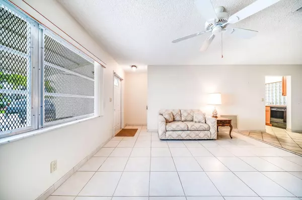 Boynton Beach, FL 33426,2300 SW 20th TER