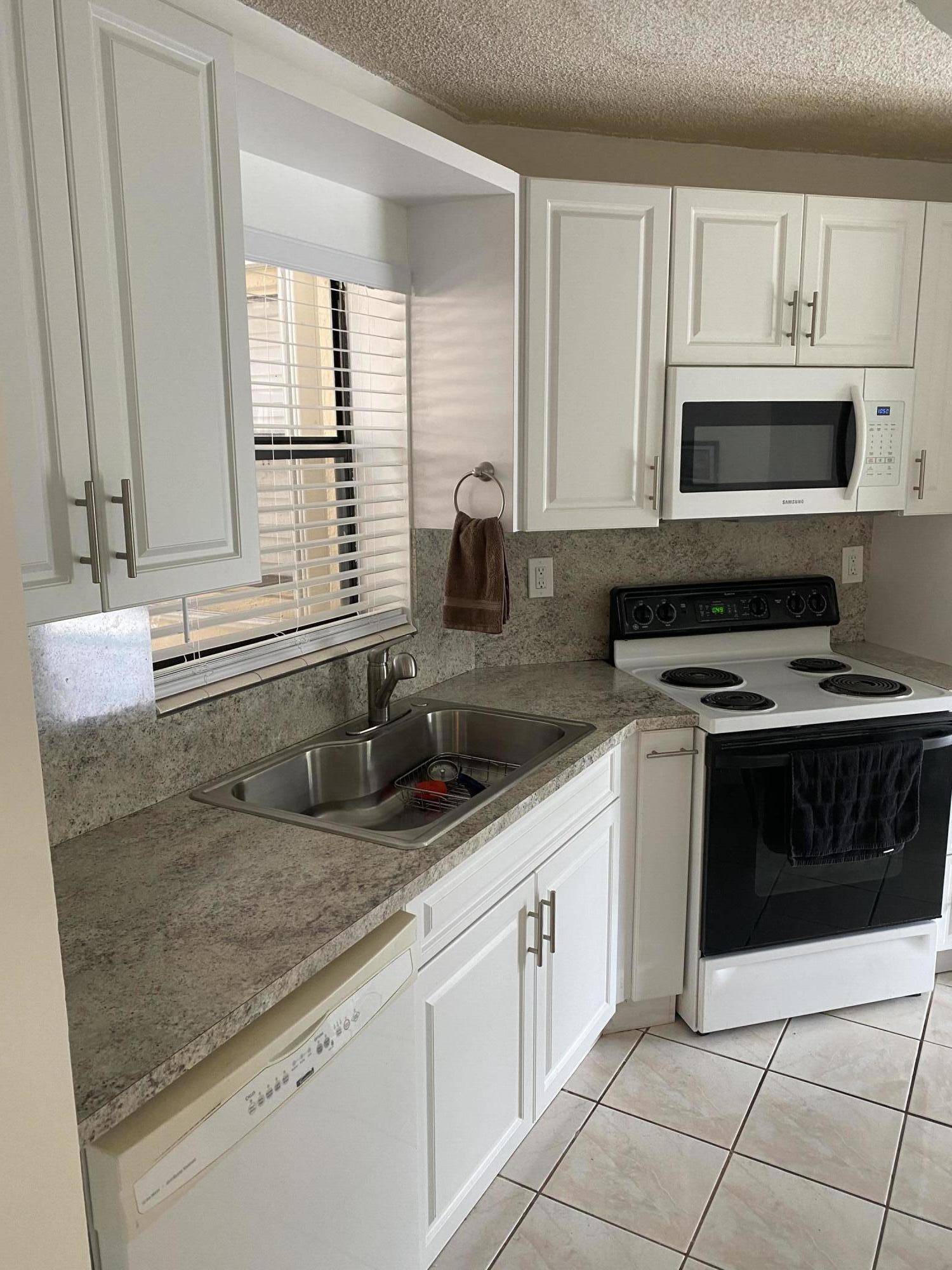 Plantation, FL 33317,6655 W Broward BLVD 207