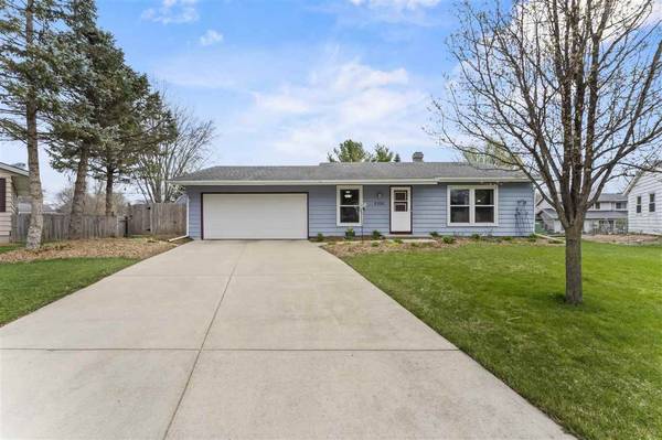 2305 Waltham Rd,  Madison,  WI 53711