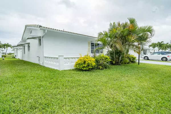 Boynton Beach, FL 33426,2024 SW 18th DR