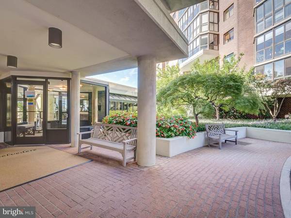 1600 N OAK ST #125, Arlington, VA 22209