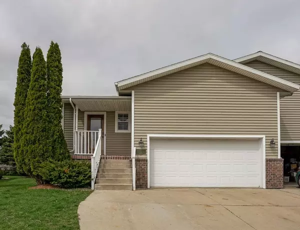 2150 Blue Heron Ct, Stoughton, WI 53589