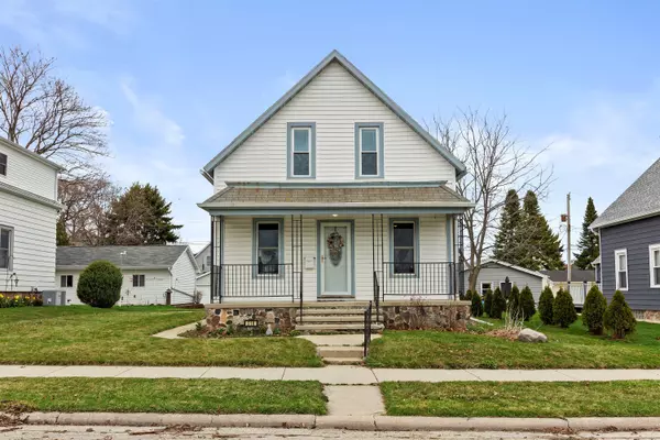 518 W Foster St,  Port Washington,  WI 53074