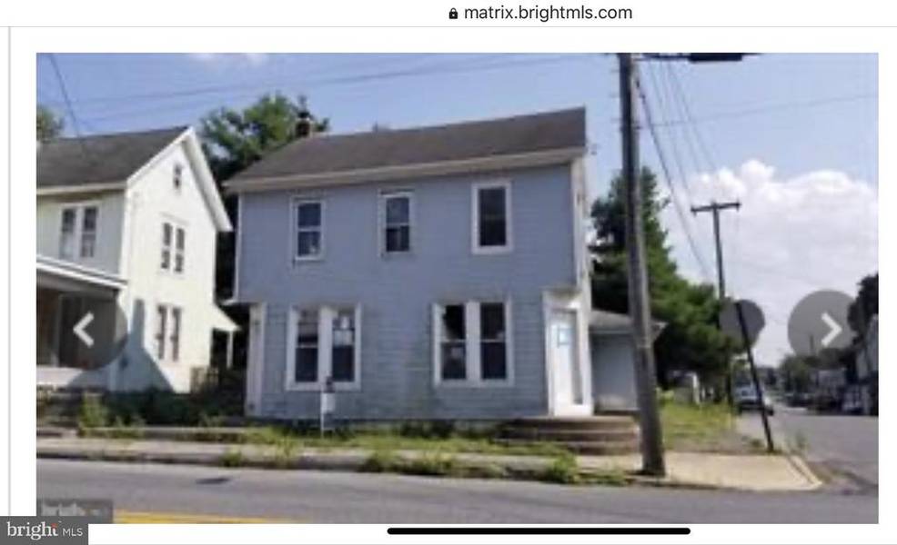 5-7 E MAIN ST, Reinholds, PA 17569