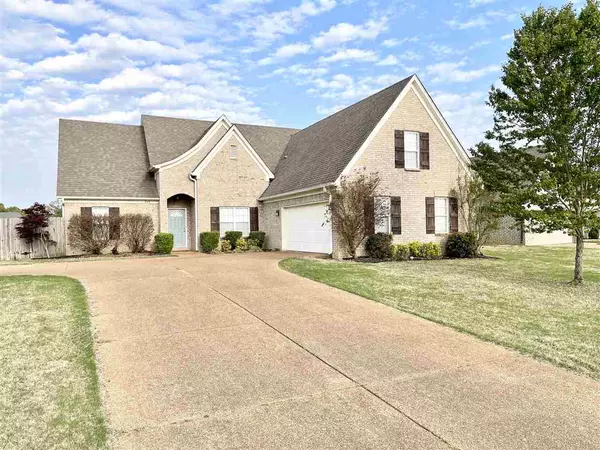 245 BEAU TISDALE DR, Oakland, TN 38060