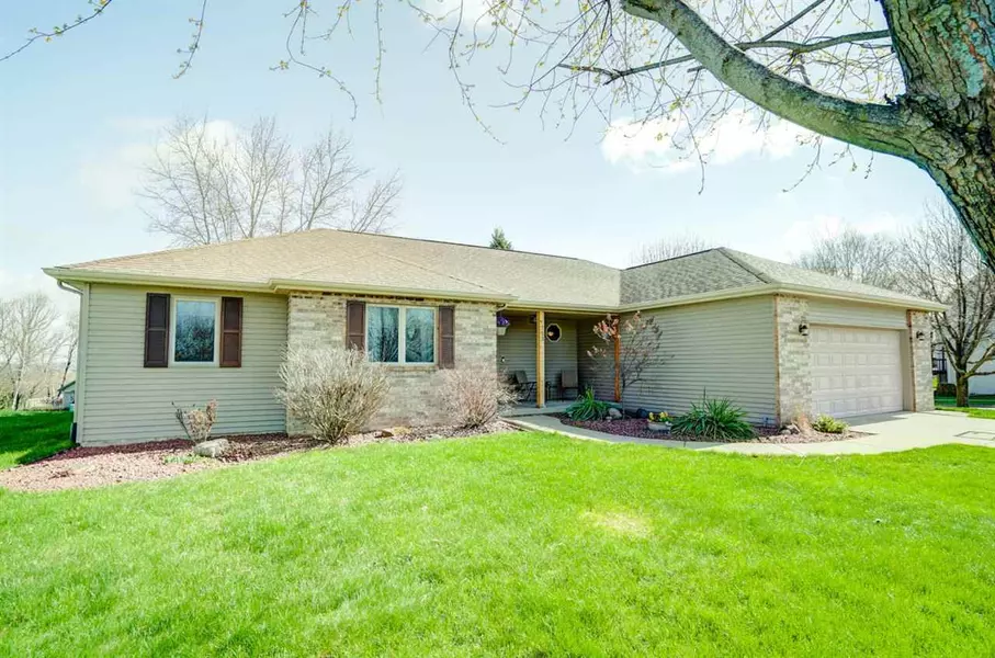 703 Ridge View Ln, Oregon, WI 53575