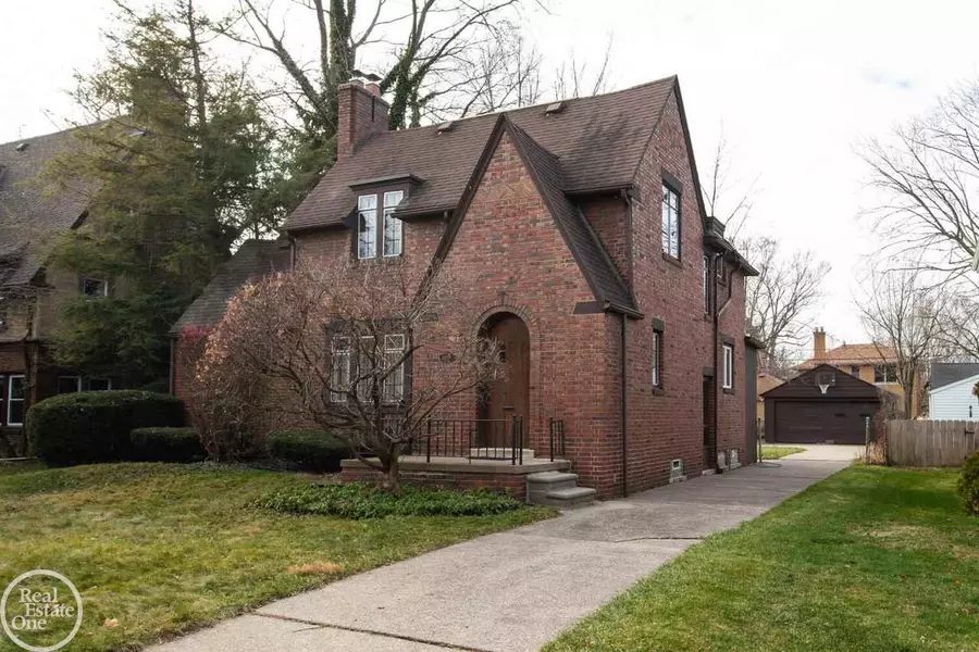 1259 Kensington, Grosse Pointe Park, MI 48230