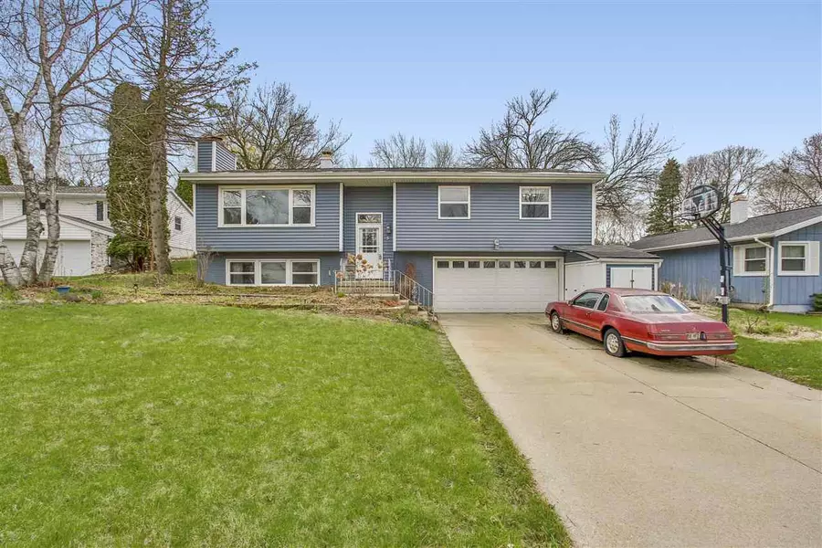 5 Shefford Cir, Madison, WI 53719