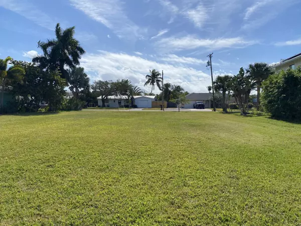 Fort Pierce, FL 34949,1608 Bahia AVE