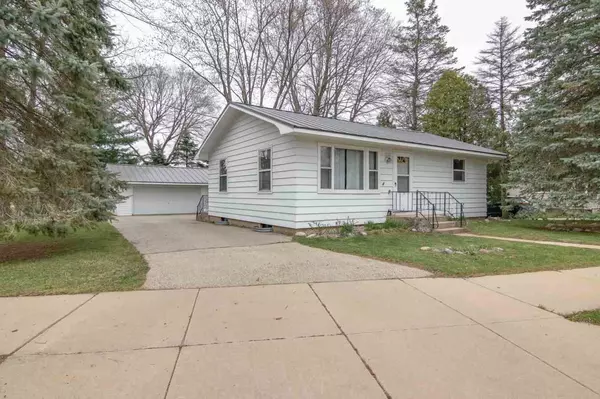 1222 W Main St, Princeton, WI 54968