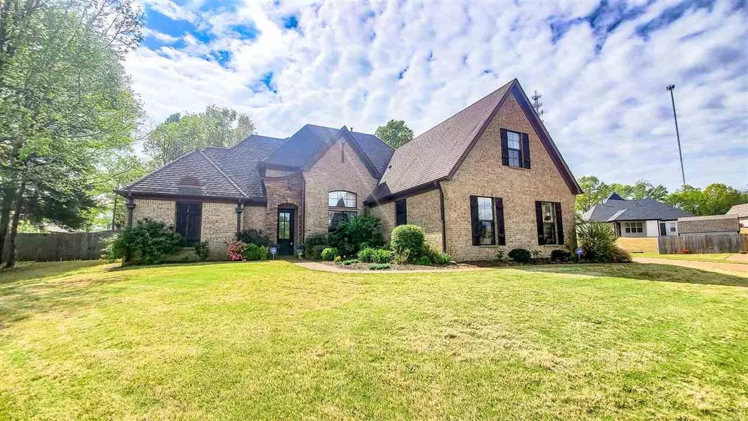 105 RIVERDALE DR, Oakland, TN 38060