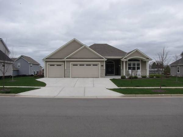 1314 Regees Rd, Mukwonago, WI 53149