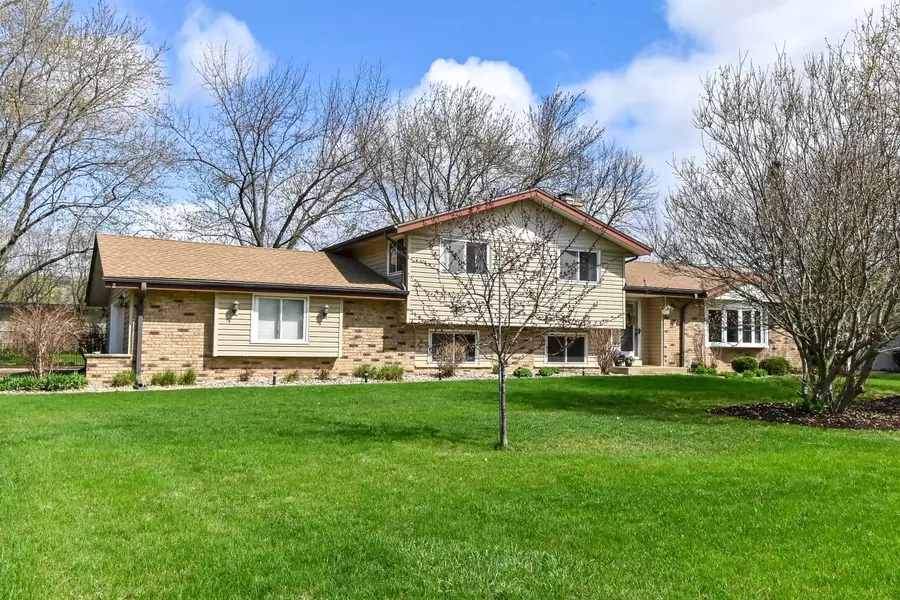 13420 Burlawn Pkwy, Brookfield, WI 53005