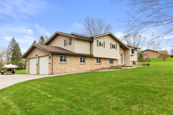 Germantown, WI 53076,W218N14230 Hilltop Ct