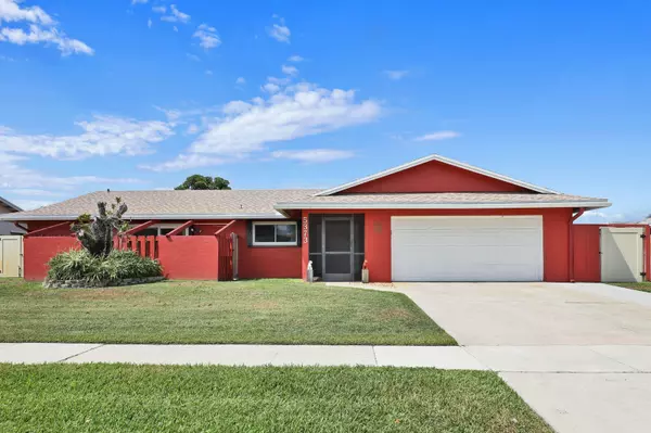 5373 N Sandhurst CIR, Lake Worth, FL 33463