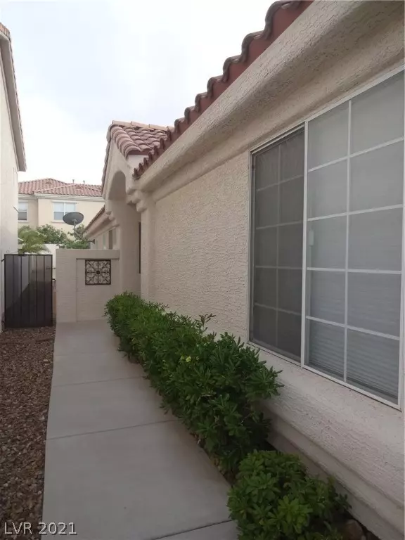 Las Vegas, NV 89117,9533 Rancho Palmas Drive