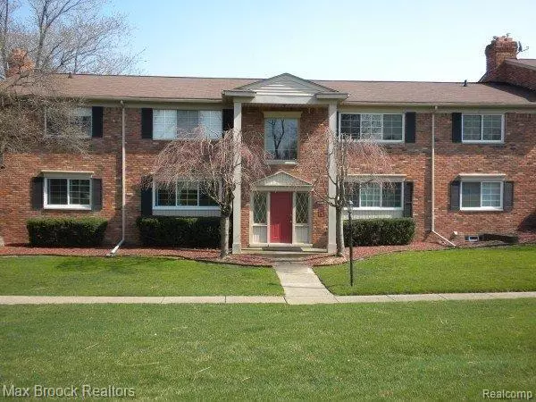 42550 Woodward AVE, Bloomfield Hills, MI 48304