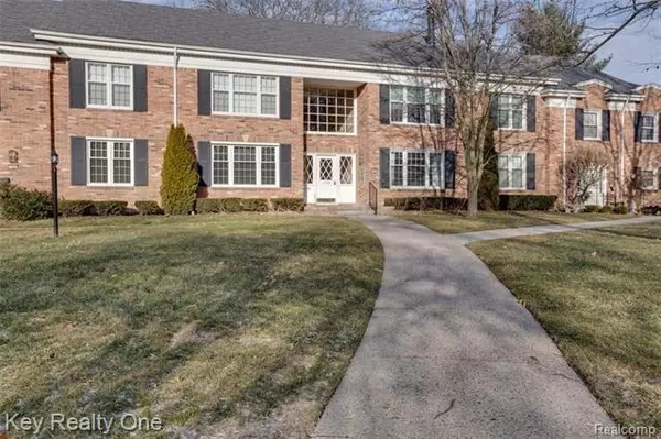 Bloomfield Hills, MI 48301,1550 Trailwood Path