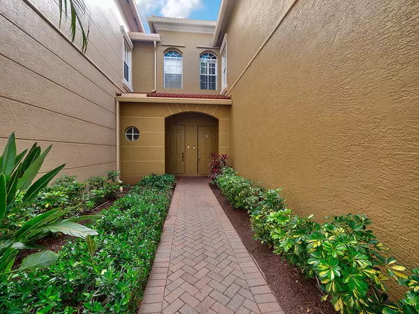 Palm Beach Gardens, FL 33418,4991 Bonsai CIR 105