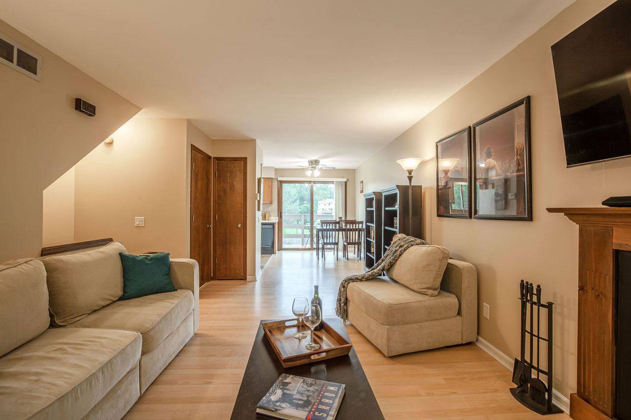 6954 PARK RIDGE DR, Madison, WI 53719-2223