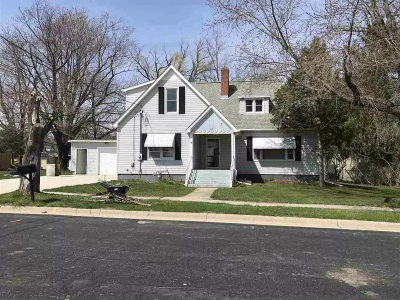 203 W State St, Albany, WI 53502